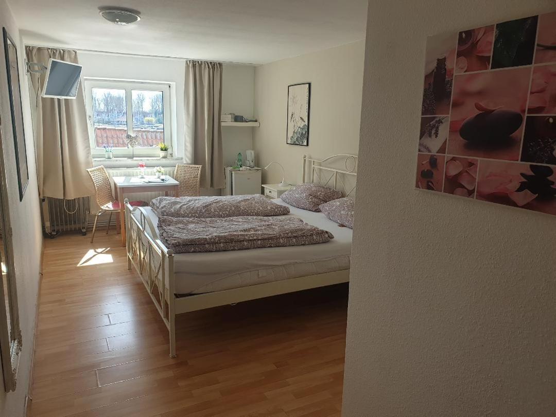 Rooming24, Kleine Pension Lubeck Bagian luar foto