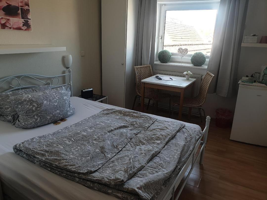 Rooming24, Kleine Pension Lubeck Bagian luar foto