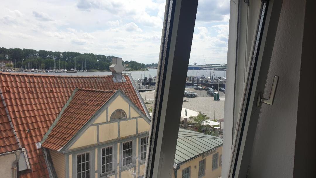 Rooming24, Kleine Pension Lubeck Bagian luar foto