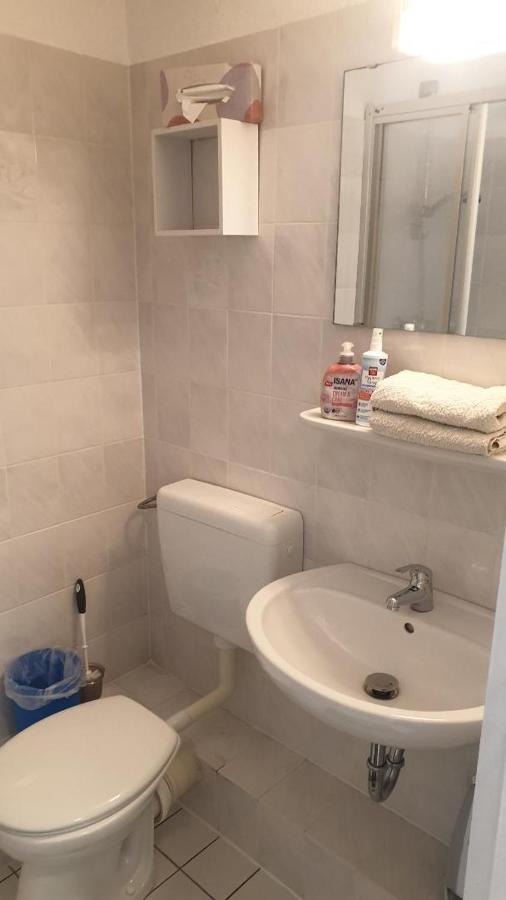 Rooming24, Kleine Pension Lubeck Bagian luar foto