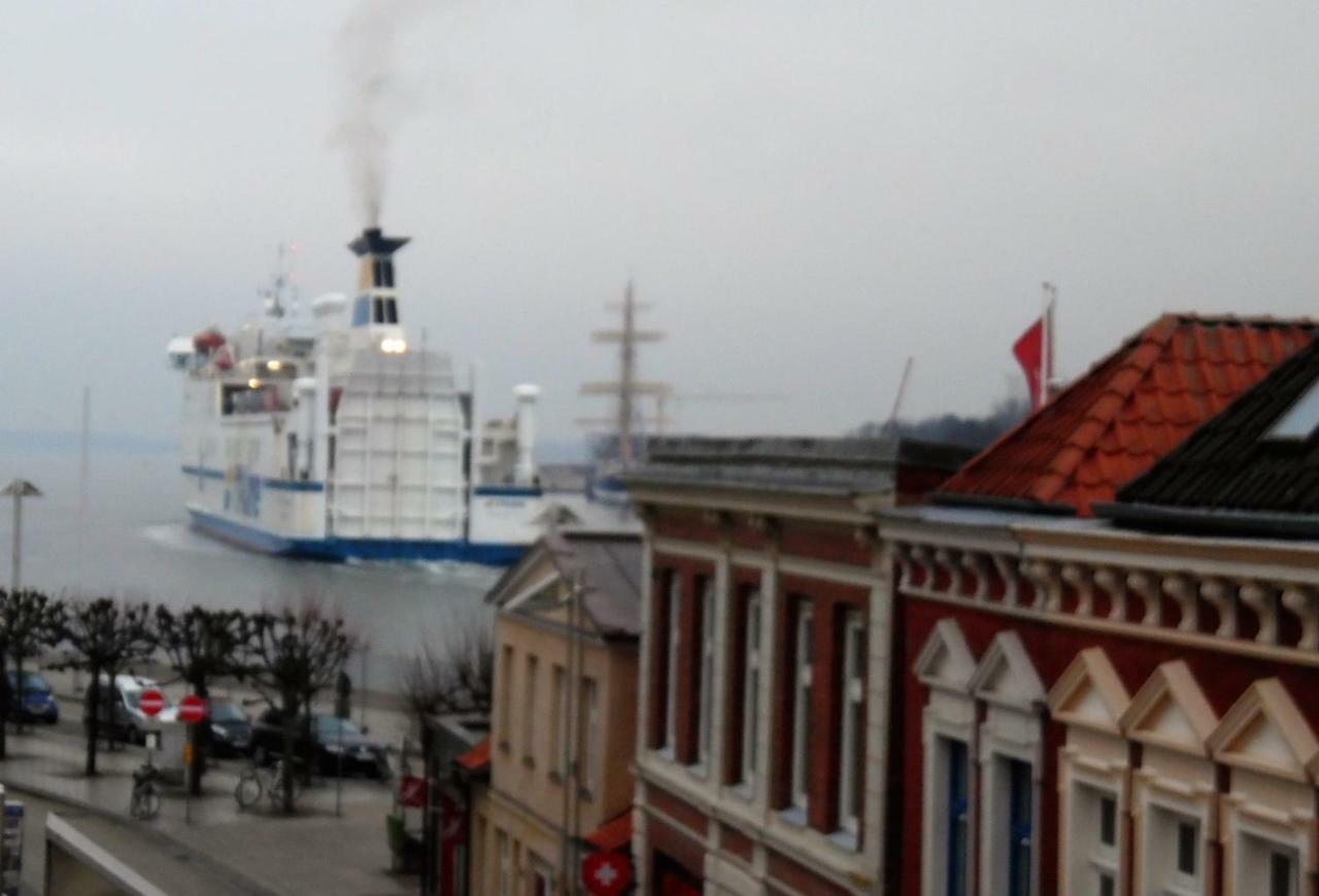 Rooming24, Kleine Pension Lubeck Bagian luar foto