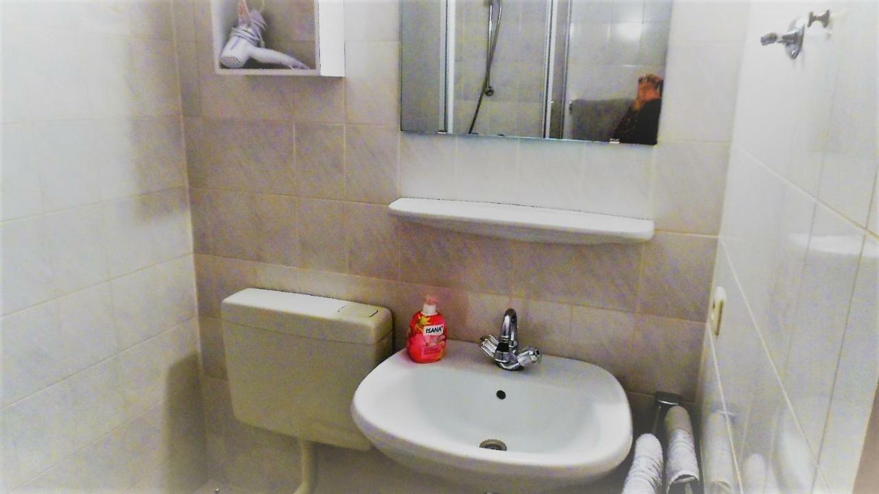 Rooming24, Kleine Pension Lubeck Bagian luar foto