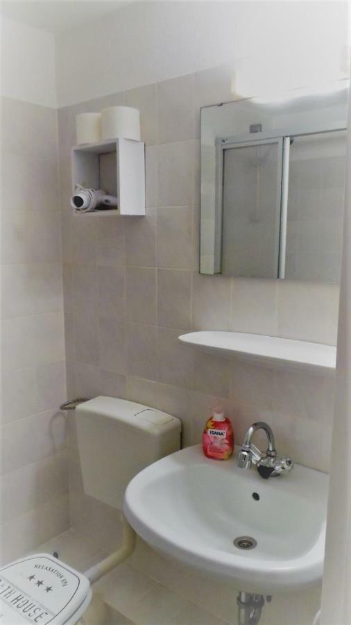 Rooming24, Kleine Pension Lubeck Bagian luar foto