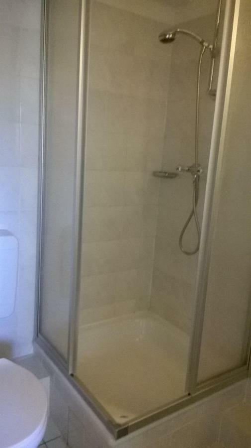 Rooming24, Kleine Pension Lubeck Bagian luar foto