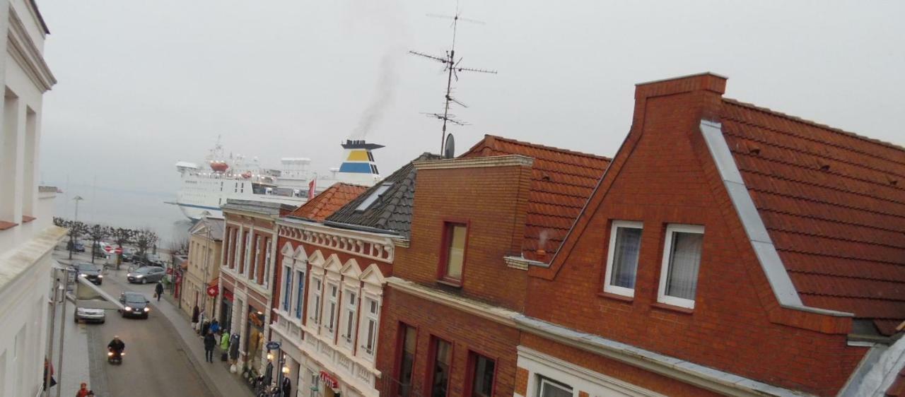 Rooming24, Kleine Pension Lubeck Bagian luar foto