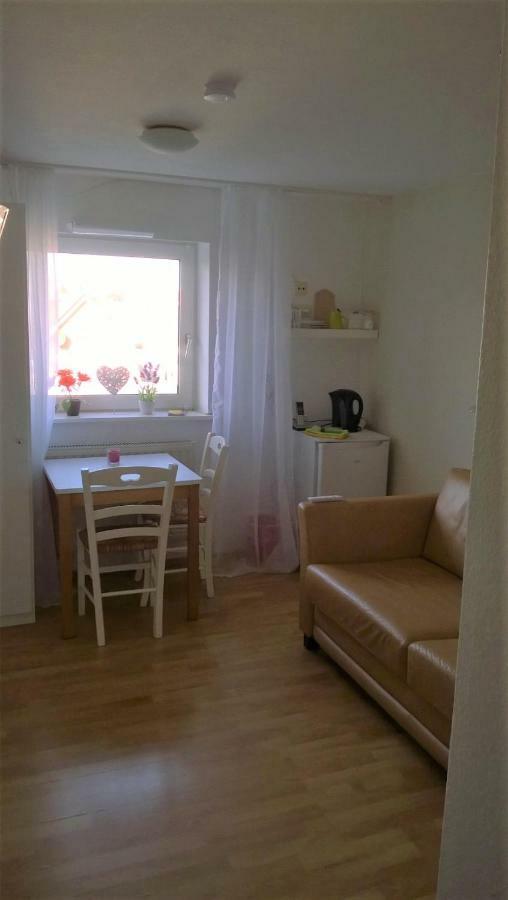 Rooming24, Kleine Pension Lubeck Bagian luar foto