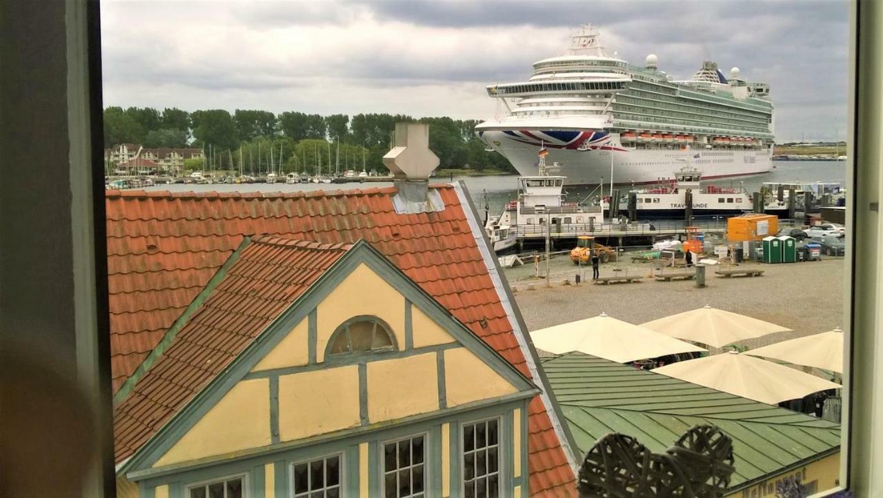 Rooming24, Kleine Pension Lubeck Bagian luar foto